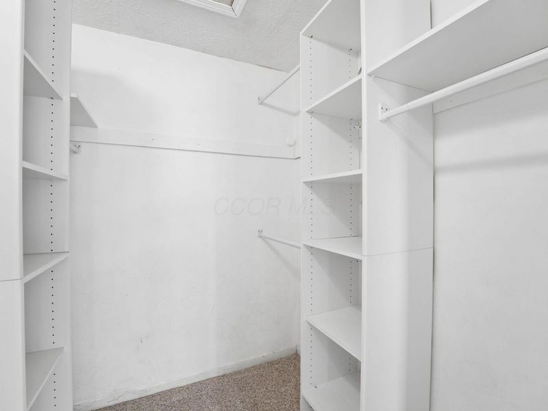 699 Cherry Hollow Road , Unit A, Columbus, OH 43228 Photo 17