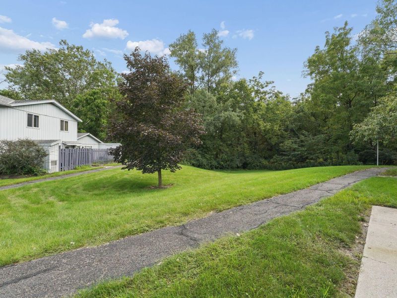 699 Cherry Hollow Road , Unit A, Columbus, OH 43228 Photo 26