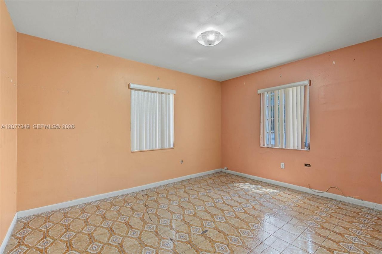3940 NW 2nd St , Miami, FL 33126 Photo