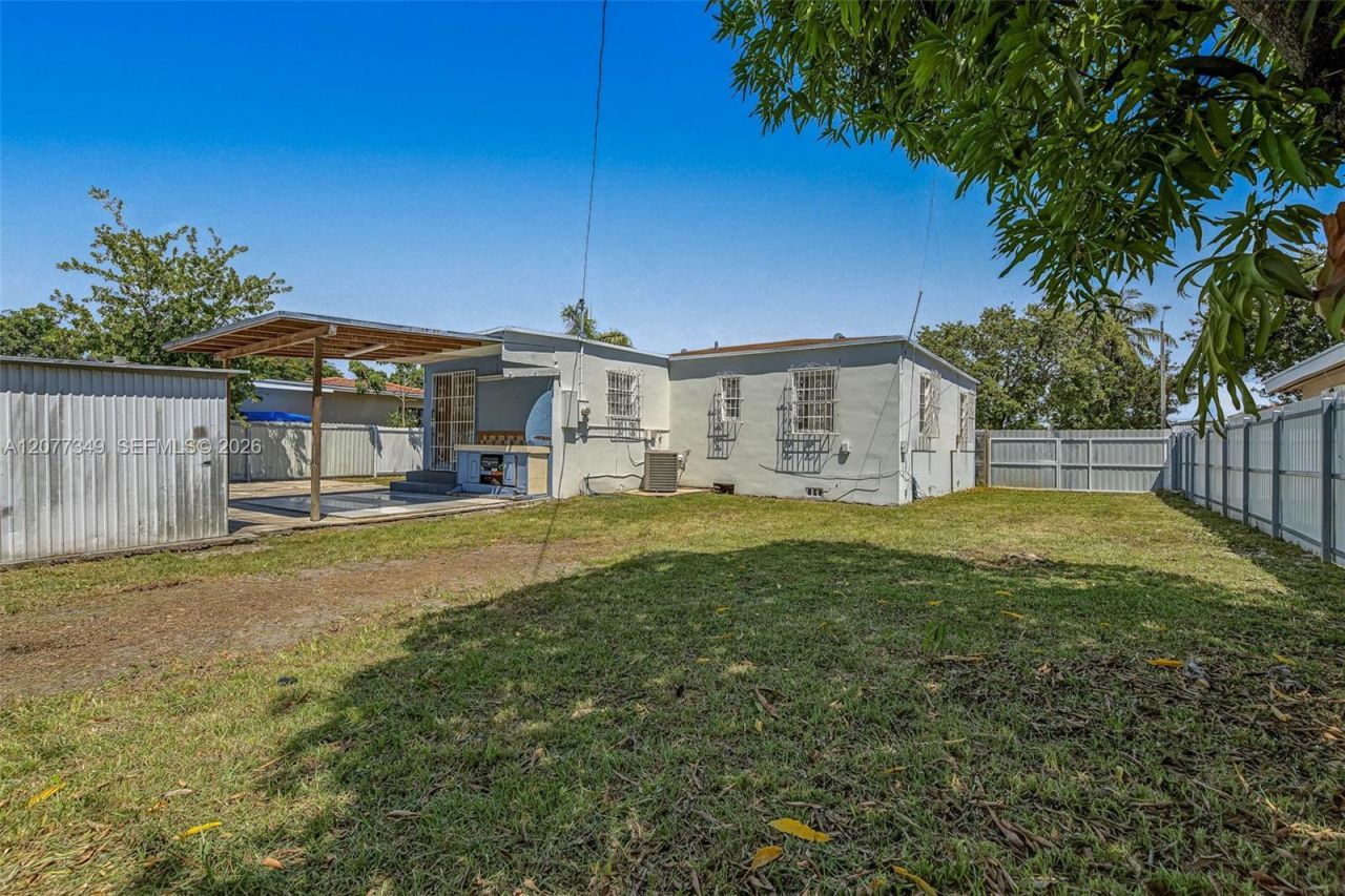 3940 NW 2nd St , Miami, FL 33126 Photo