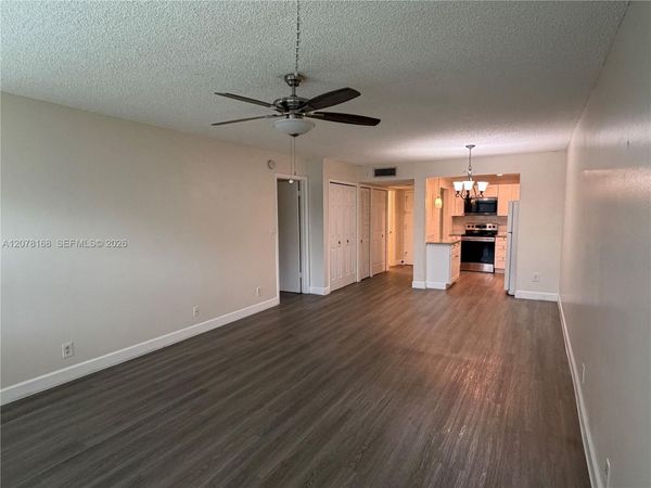 301 Racquet Club Rd , Unit 210, Weston, FL 33326