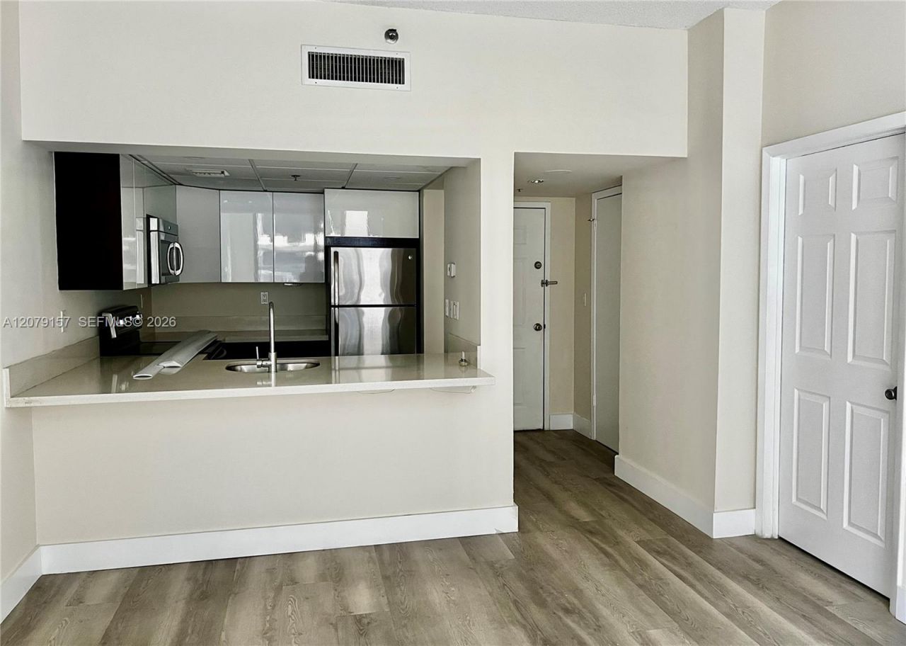 540 Brickell Key Dr, Unit 218, Miami, FL 33131 Photo