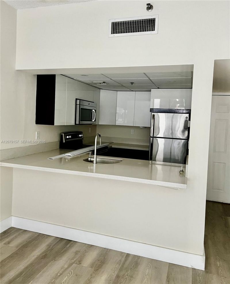 540 Brickell Key Dr, Unit 218, Miami, FL 33131 Photo