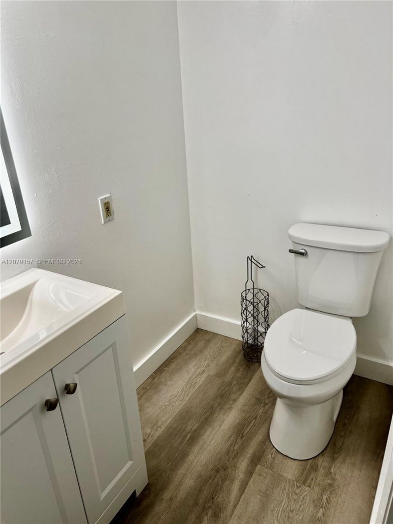 540 Brickell Key Dr, Unit 218, Miami, FL 33131 Photo
