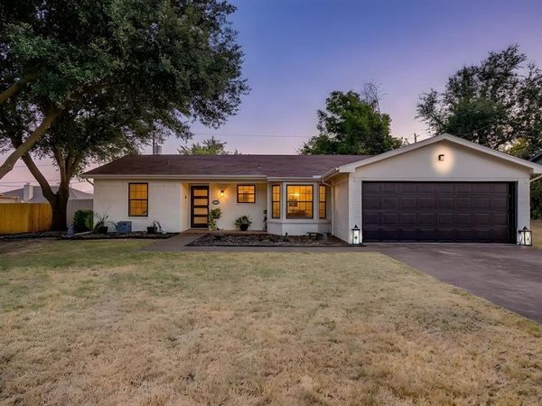 1304 Augusta Road, Benbrook, TX 76126