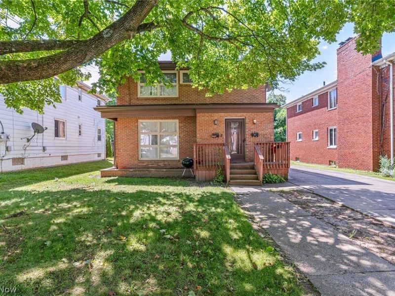 1768-1770 Liberty Drive, Akron, OH 44313 Photo 2