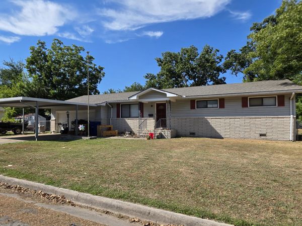 502 20th Avenue NW, Miami, OK 74354