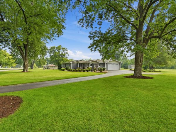 32 E Rickard Drive , Oswego, IL 60543