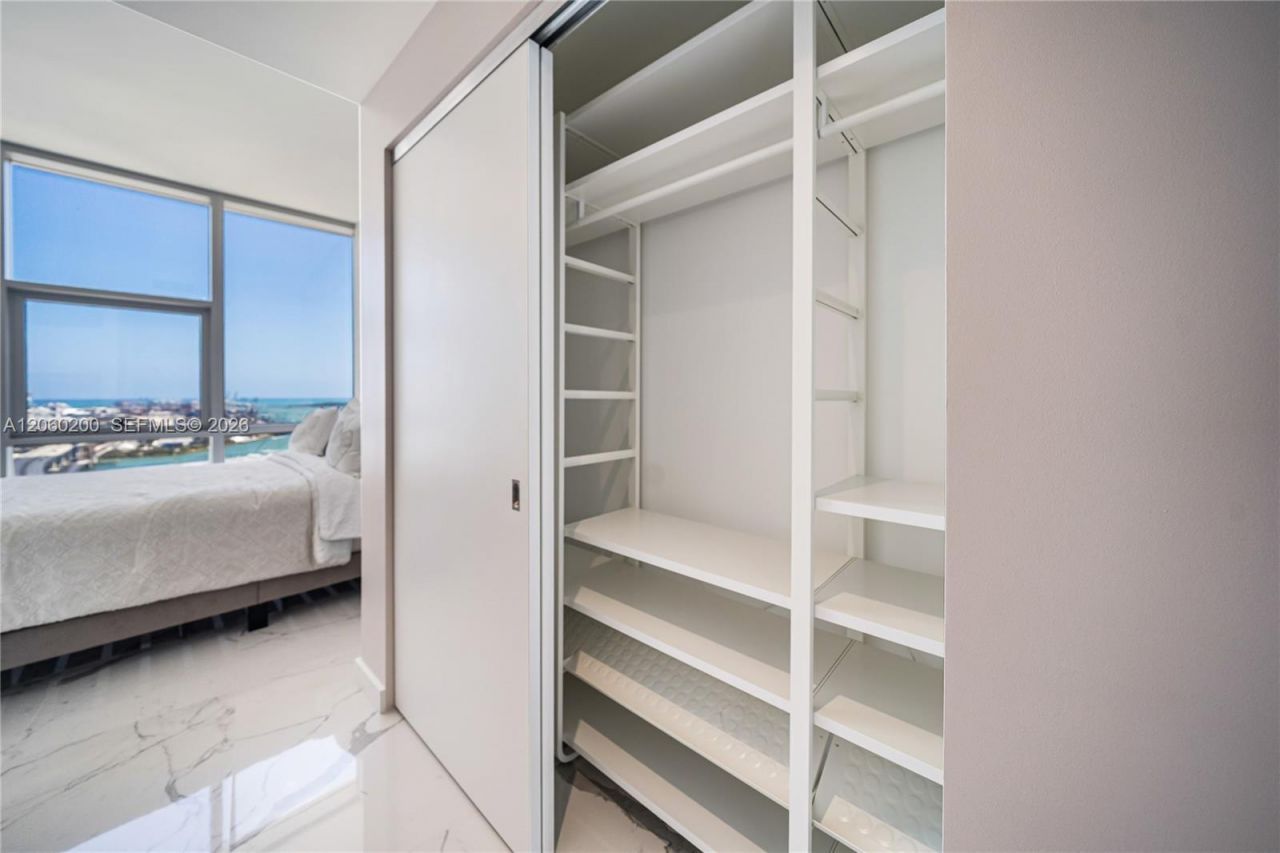 851 NE 1st Ave , Unit 2911, Miami, FL 33132 Photo
