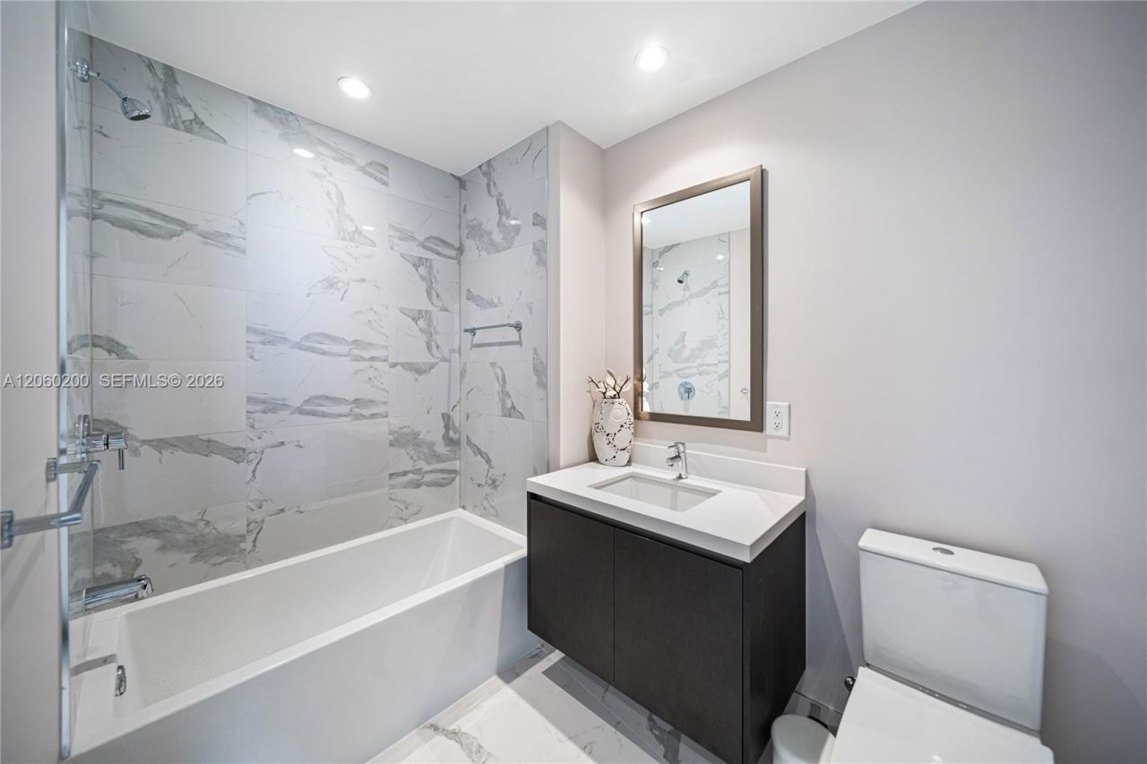 851 NE 1st Ave , Unit 2911, Miami, FL 33132 Photo