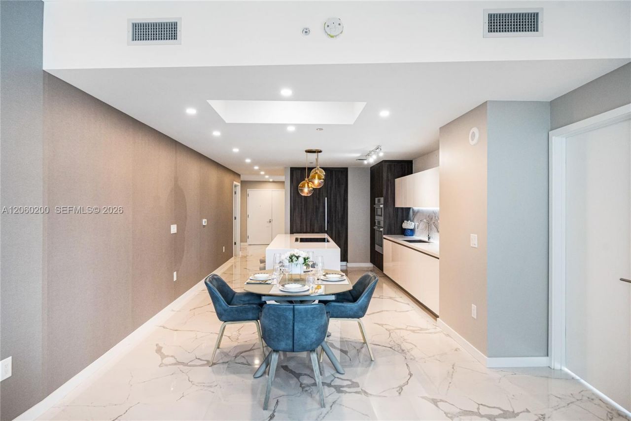 851 NE 1st Ave , Unit 2911, Miami, FL 33132 Photo