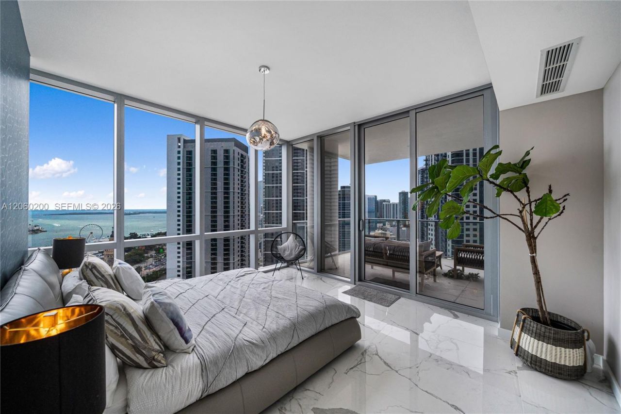 851 NE 1st Ave , Unit 2911, Miami, FL 33132 Photo