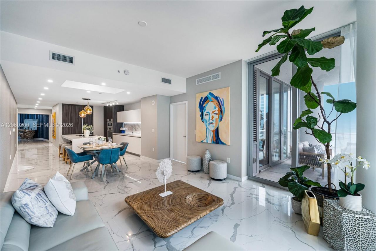 851 NE 1st Ave , Unit 2911, Miami, FL 33132 Photo