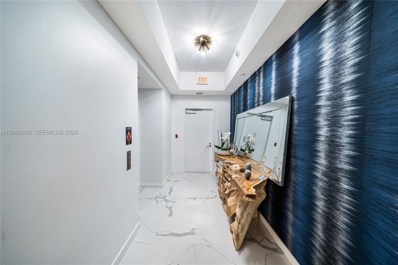 851 NE 1st Ave , Unit 2911, Miami, FL 33132 Photo