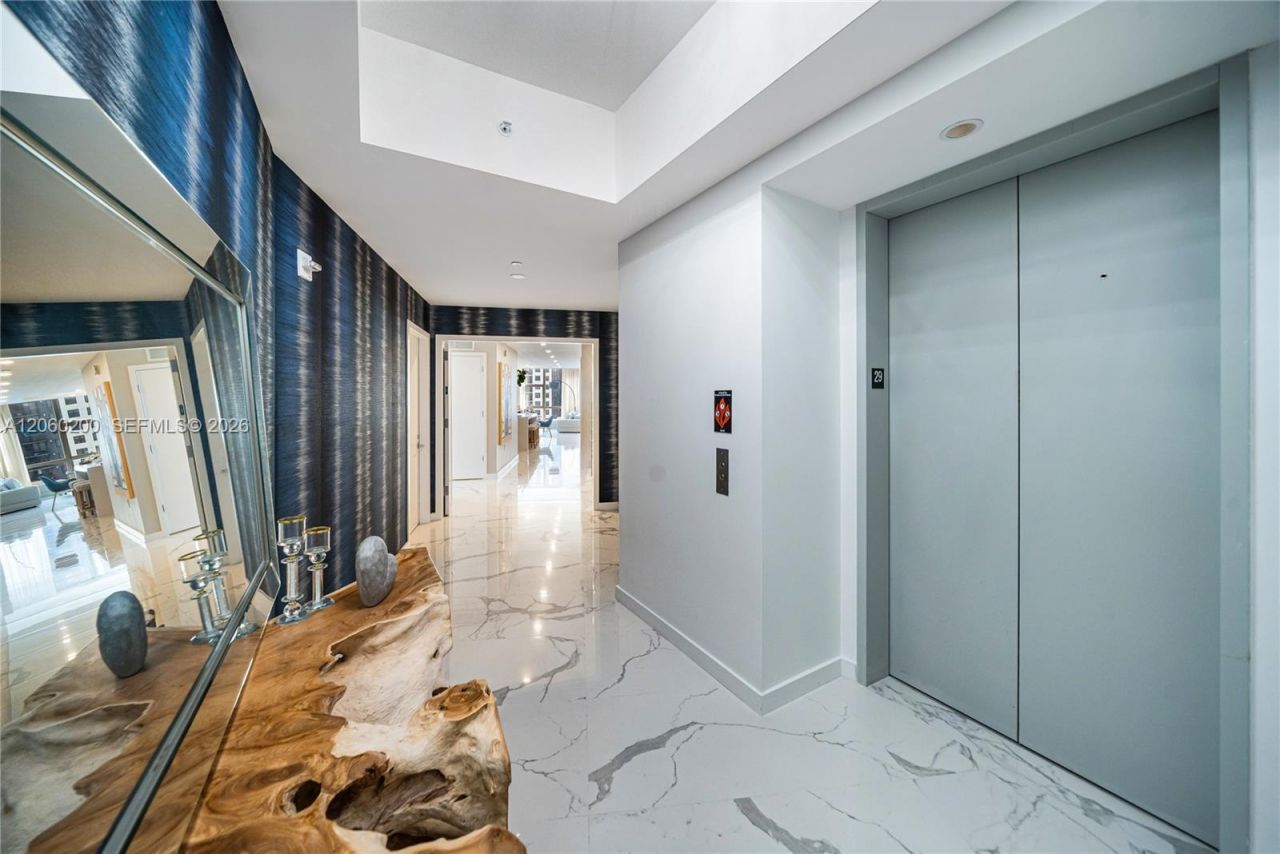 851 NE 1st Ave, Unit 2911, Miami, FL 33132 Photo