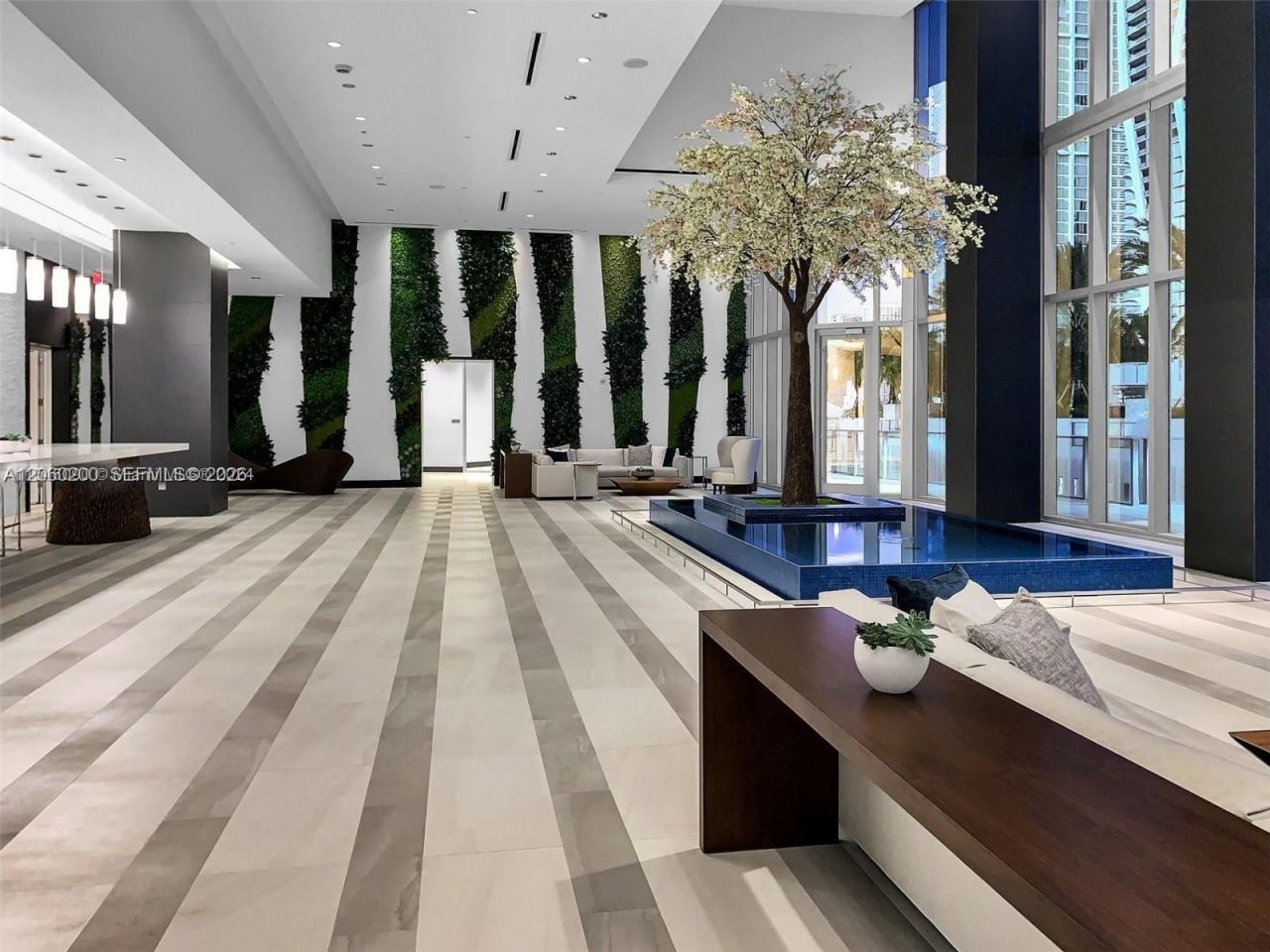 851 NE 1st Ave , Unit 2911, Miami, FL 33132 Photo