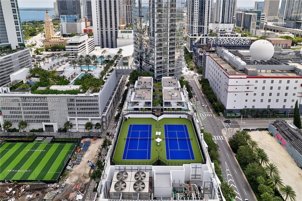 851 NE 1st Ave , Unit 2911, Miami, FL 33132 Photo