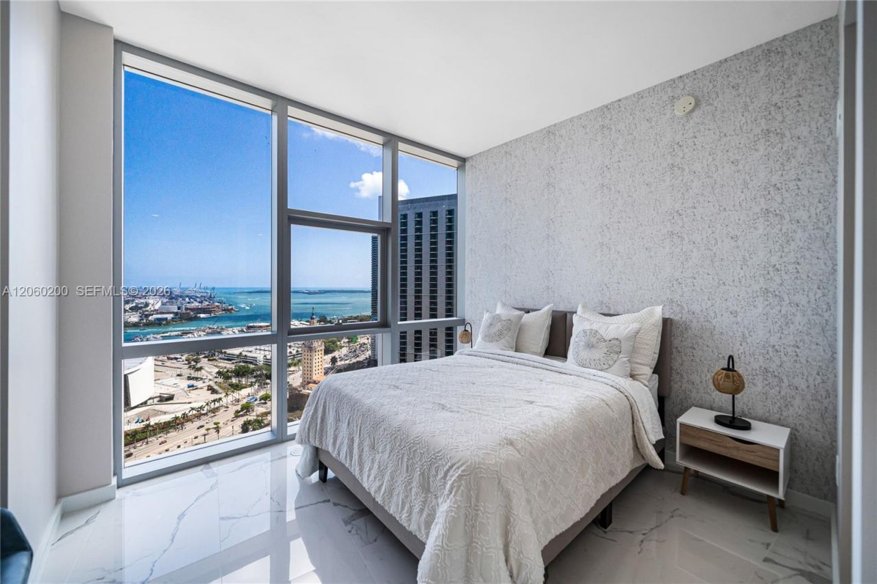 851 NE 1st Ave , Unit 2911, Miami, FL 33132 Photo