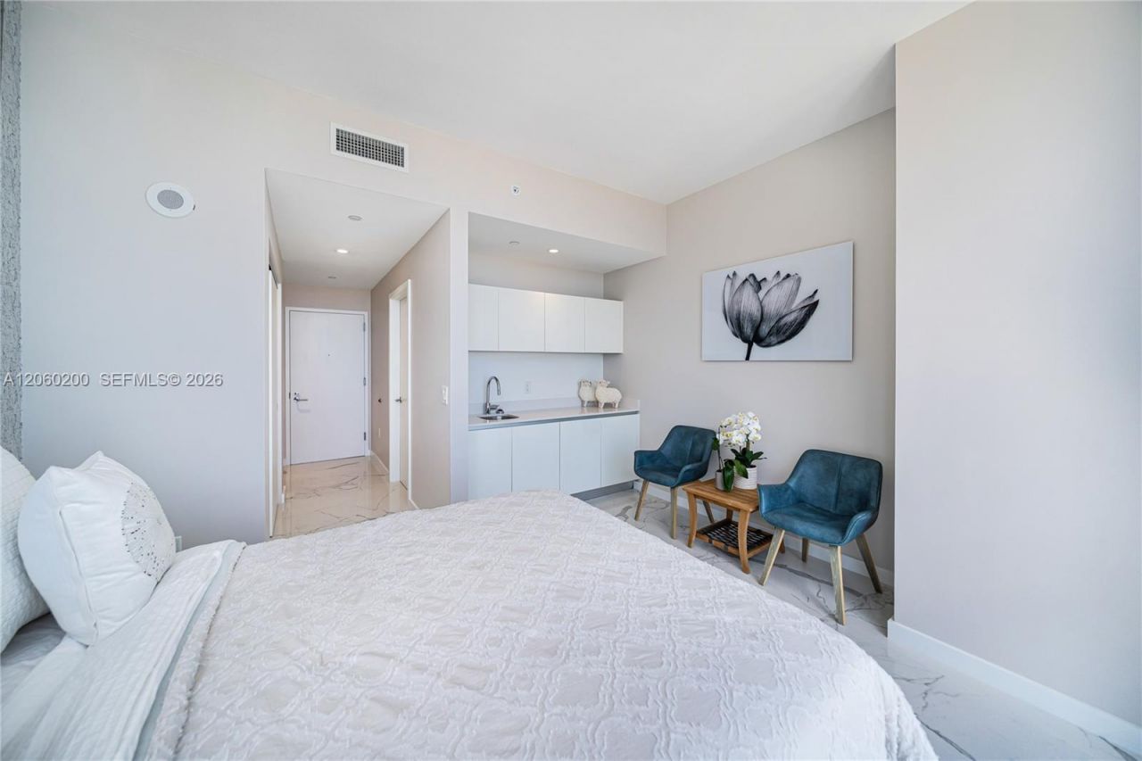 851 NE 1st Ave , Unit 2911, Miami, FL 33132 Photo