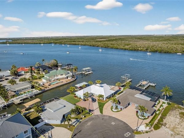 467 Madison CT , FORT MYERS BEACH, FL 33931