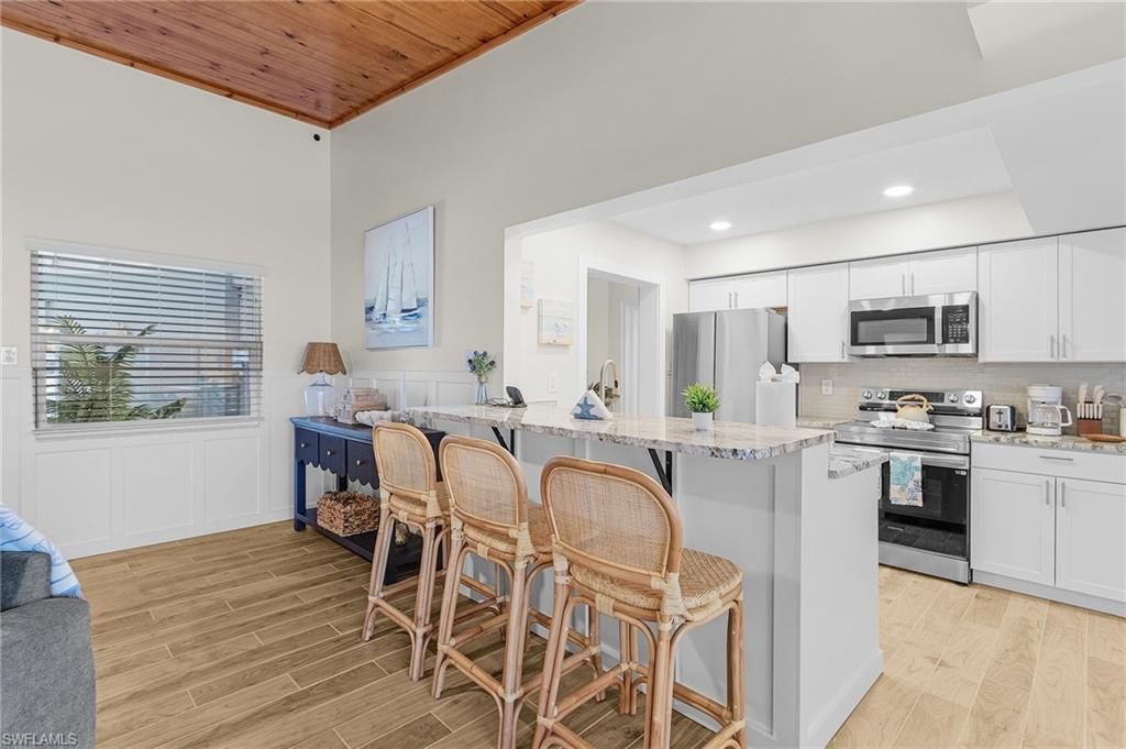 467 Madison Ct , Fort Myers Beach, FL 33931 Photo