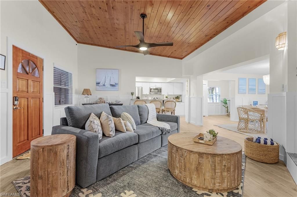 467 Madison Ct , Fort Myers Beach, FL 33931 Photo