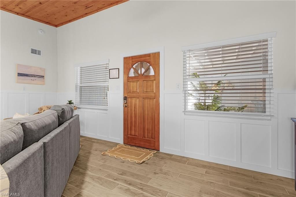 467 Madison Ct , Fort Myers Beach, FL 33931 Photo