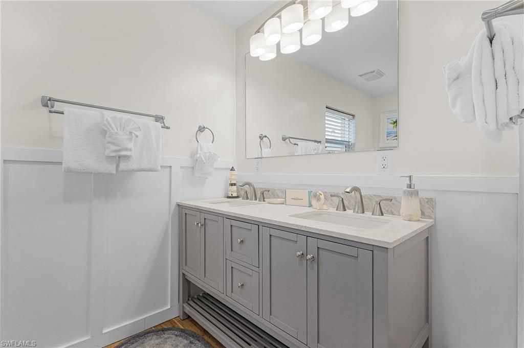 467 Madison Ct , Fort Myers Beach, FL 33931 Photo