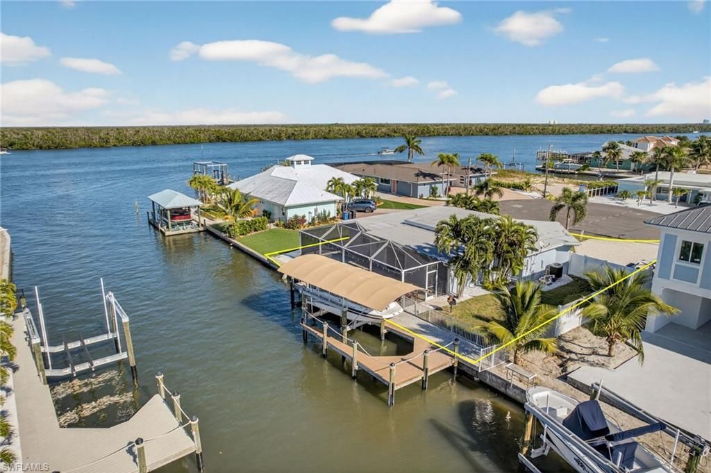 467 Madison Ct , Fort Myers Beach, FL 33931 Photo