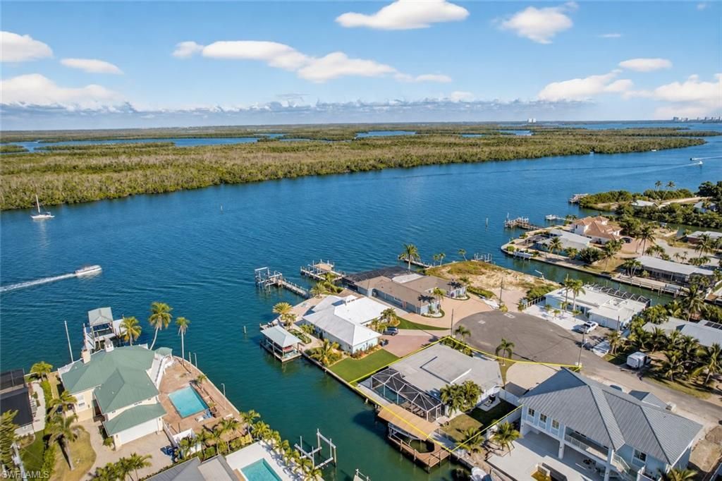 467 Madison Ct, Fort Myers Beach, FL 33931 Photo