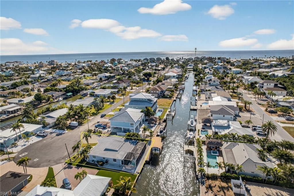 467 Madison Ct , Fort Myers Beach, FL 33931 Photo