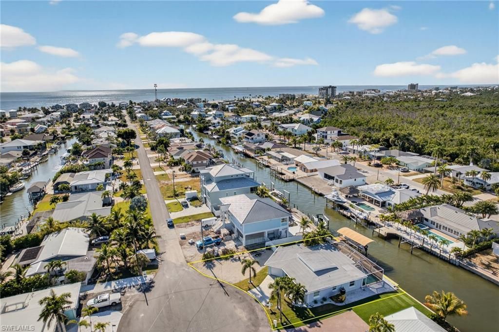 467 Madison Ct , Fort Myers Beach, FL 33931 Photo