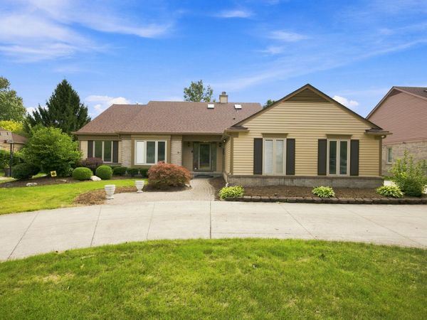 1553 Devonshire Drive, Troy, MI 48098