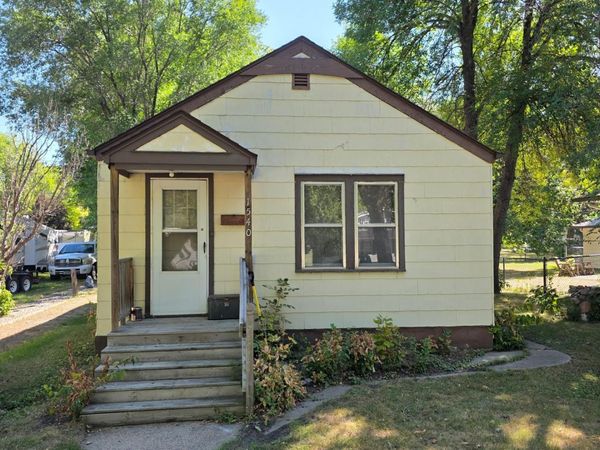 1540 14 1/2 Street S, Fargo, ND 58103
