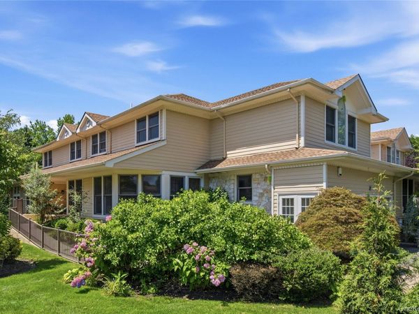 323 Baltustrol Circle , Roslyn, NY 11576