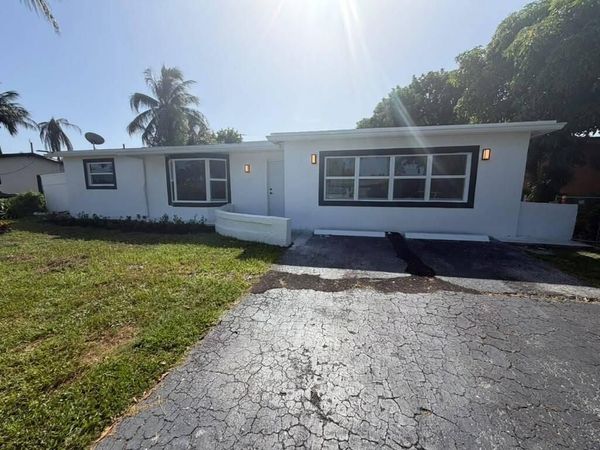 3911 NW 32ND Avenue, Lauderdale Lakes, FL 33309