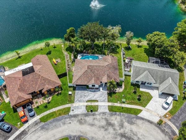 15056 SW 10th St, Sunrise, FL 33326