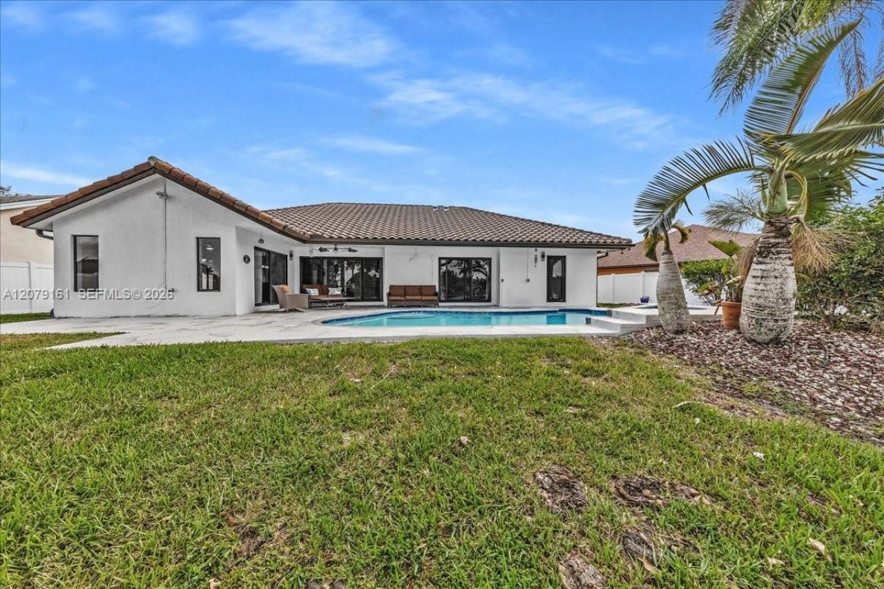 15056 SW 10th St, Sunrise, FL 33326 Photo