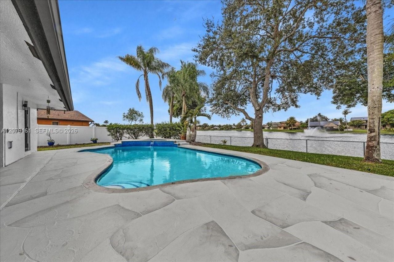 15056 SW 10th St, Sunrise, FL 33326 Photo