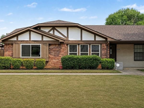 2926 Hilltop Drive, Euless, TX 76039