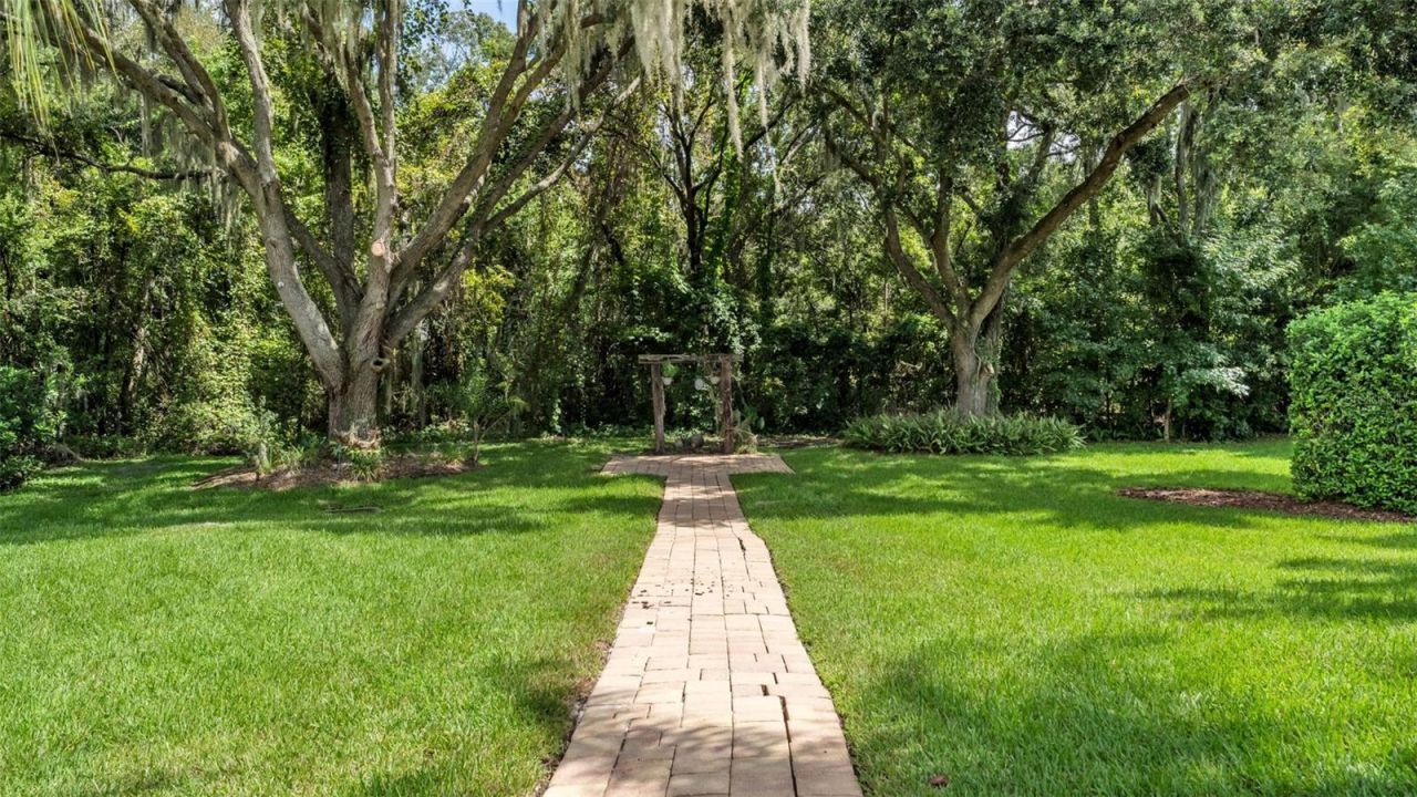 2943 Oak Tree Lane, Lakeland, FL 33810 Photo