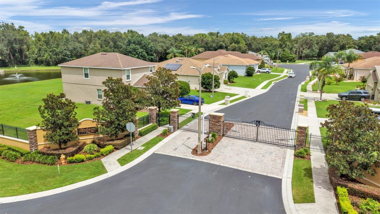2943 Oak Tree Lane, Lakeland, FL 33810 Photo