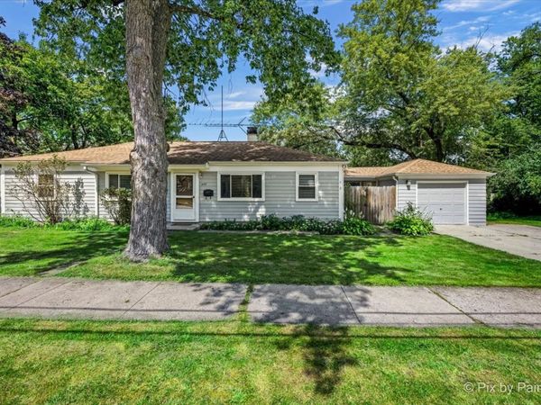 805 Dawes Avenue , Wheaton, IL 60189