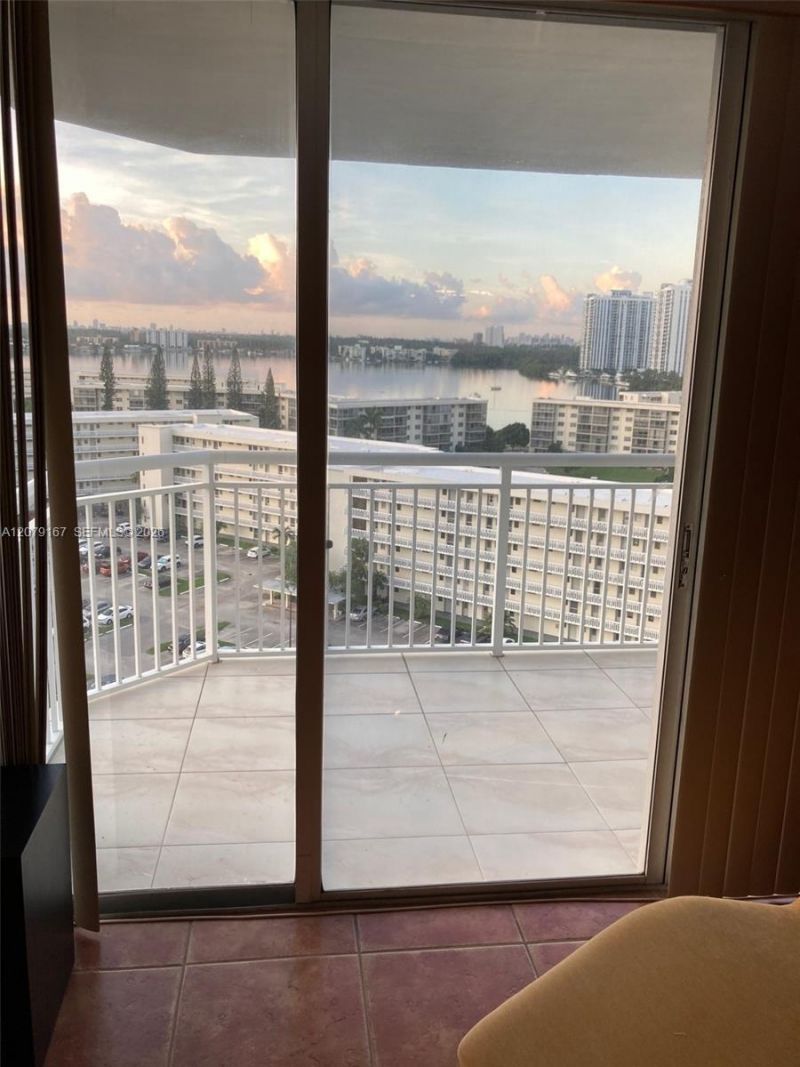 18011 Biscayne Blvd, Unit 1203, Aventura, FL 33160 Photo