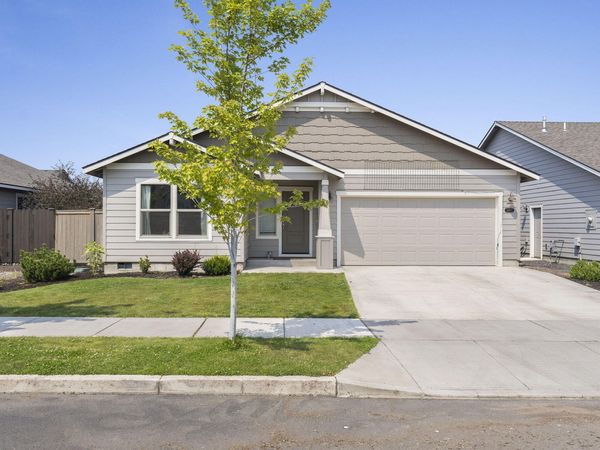 2477 SW Newberry Loop, Redmond, OR 97756