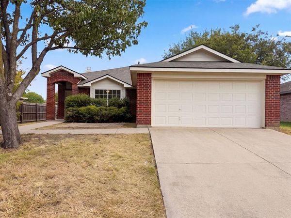 825 Dixon Lane, Denton, TX 76207