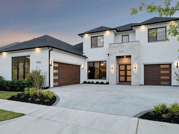 1770 Coopers Hawk Drive, Arlington, TX 76005