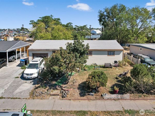 1435 W Sunset Drive , Moses Lake, WA 98837