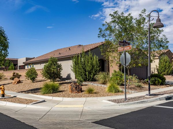 9200 Sugar Creek Lane NW, Albuquerque, NM 87120