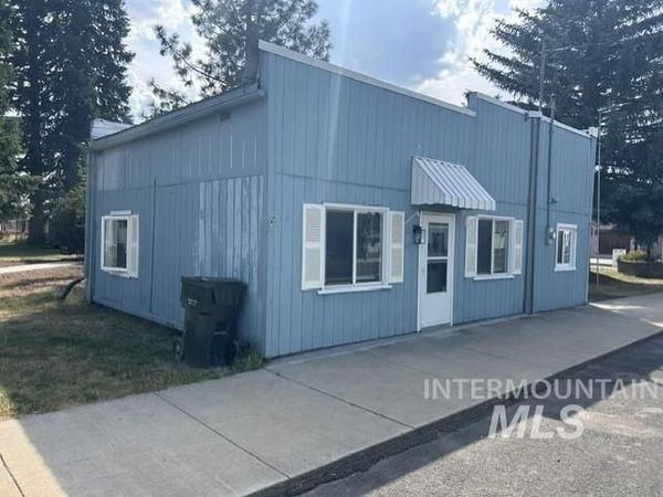 506 4th Ave, Nezperce, ID 83543